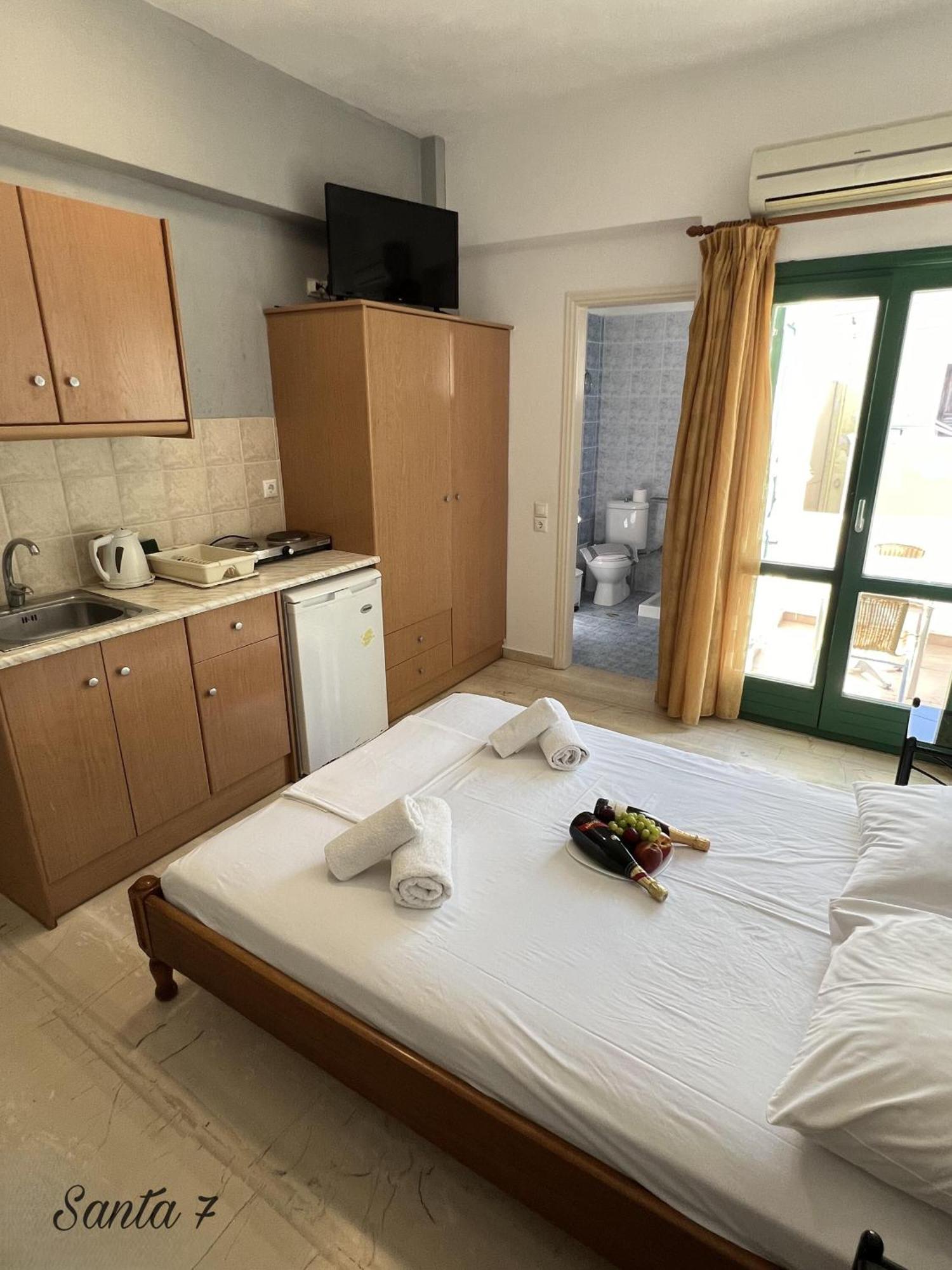 Santa Magia Hotel Kamari  Ngoại thất bức ảnh